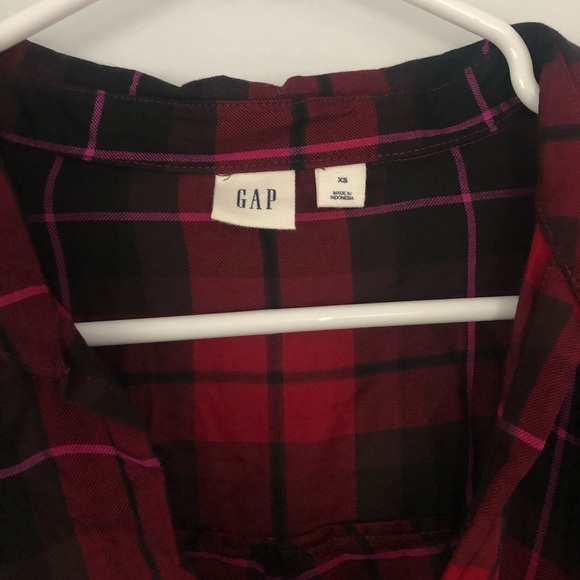 Plaid GAP Top - Picture 2 of 3